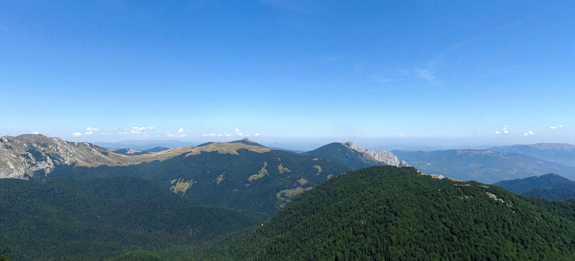 Pogled s Uglješinog vrha na Trebovu planinu
