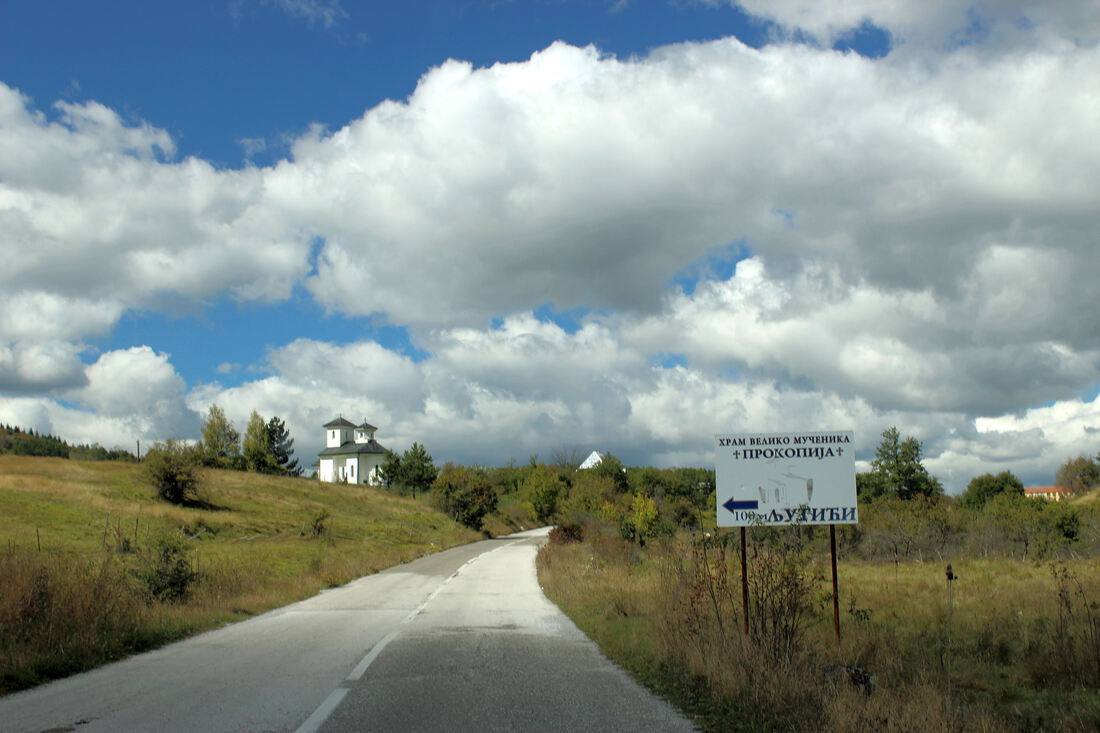 Hram Svetog velikomučenika Prokopija u Ljutićima, uz prometnicu Pljevlja - Tomaševo