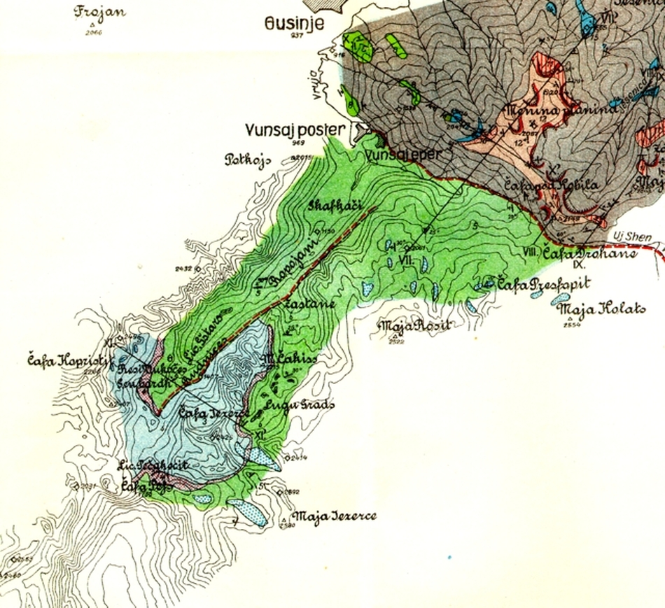 Geološka karta iz 1918. godine. Stara geološka karta područja sjeverno od Maje Jezerce, koju je napravio Mađar Roth v. Telegd 1918. godine, kada je Ministarstvo rata Austro-ugarskog Carstva poslalo vojne kartografe u (vremenski kratko) novoosvojena područja na Balkanu. Na karti je prikazano nekoliko ledenjaka (na karti prikazani plavo istočkanim površinama) , od kojih je najznačajniji bio onaj u uvali Gropa Jezerce i drugi jugozapadno, prema Qafi Pejes. Ovi ledenjaci više ne postoje. Telged je u to vrijeme izvjestio kako su imali dimenzije 1 x 0,5 km.