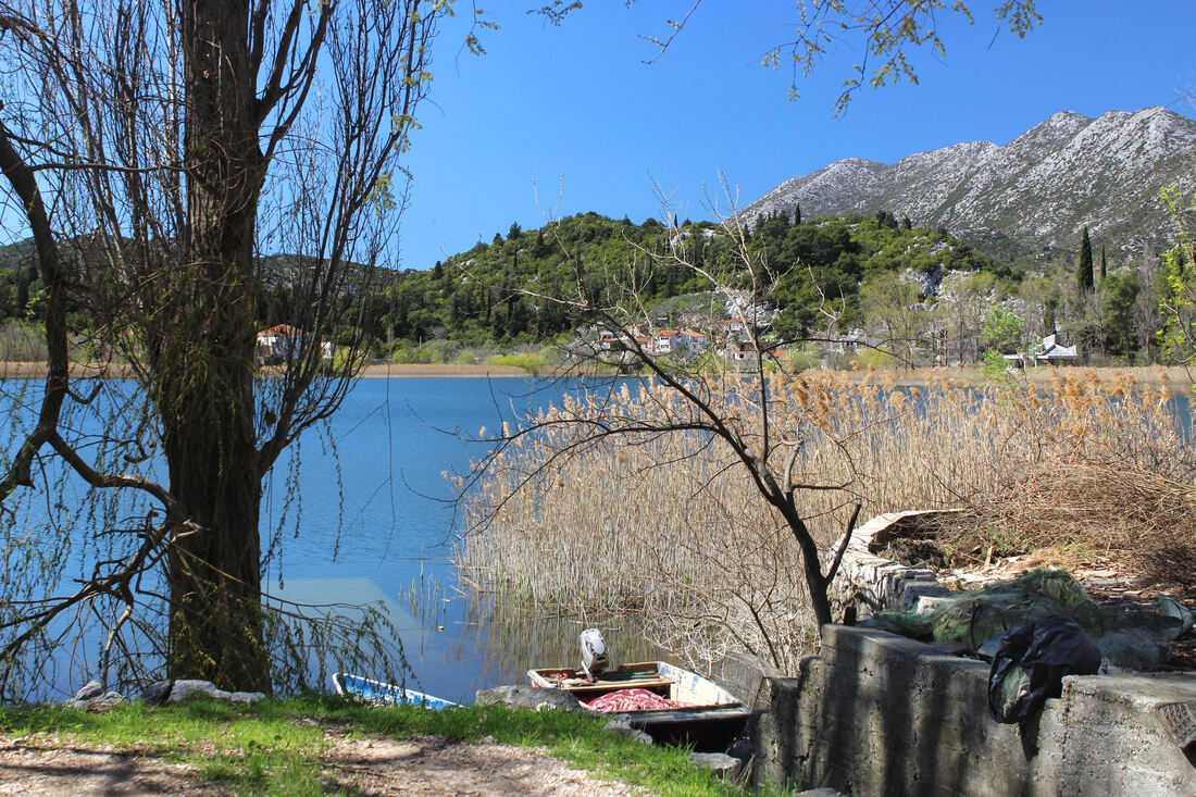 Baćinski zaselci uz jezero Sladinac
