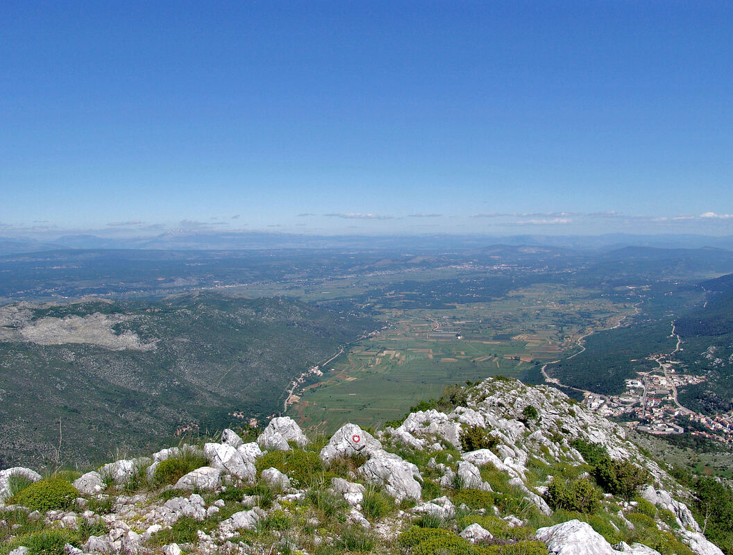Pogled s grebena Matokita na polje Rastok