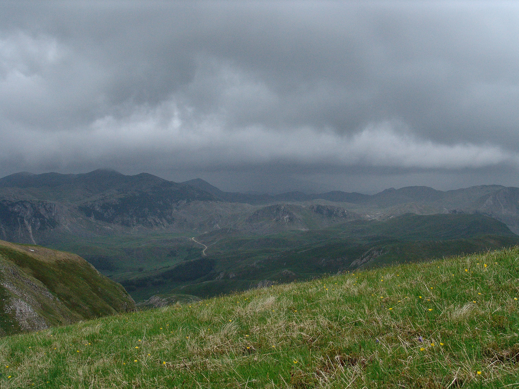 Pogled prema zapadu s južnog obronka Bregoča, s najvišeg zelengorskog vrha