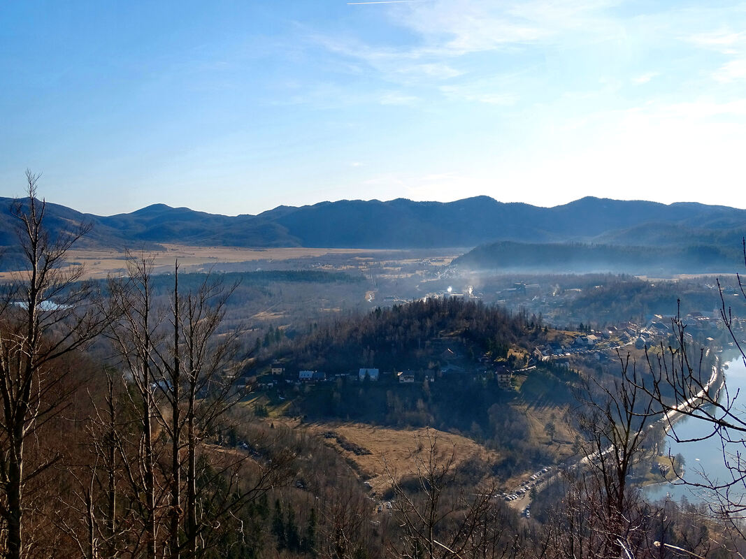 Pogled s Preradovićevog brda prema Ličkom polju