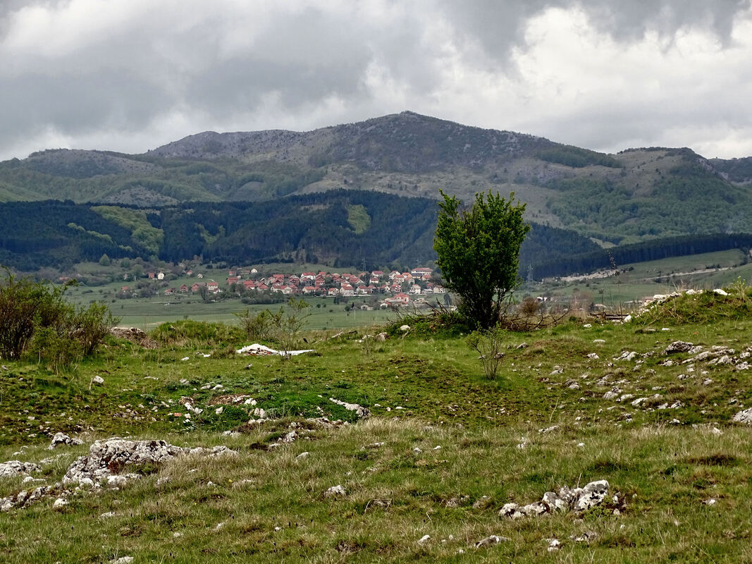 Pogled na južne dijelove Bosanskog Grahova