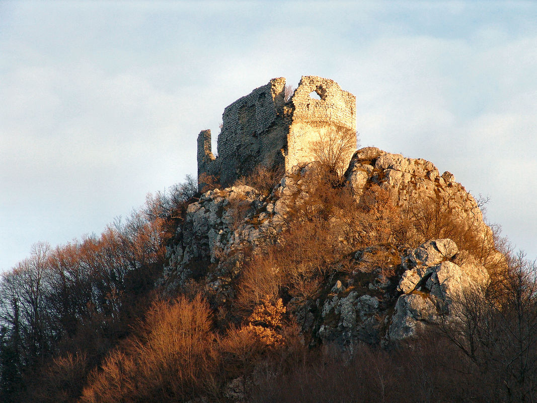 Grad Okić smatra se najstarijom plemićkom utvrdom sjeverozapadne Hrvatske.