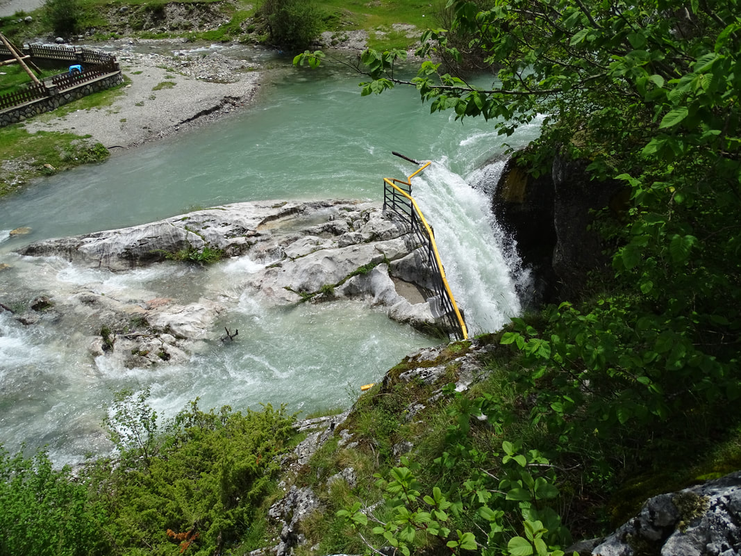 Vodopad Grlja, preljev vode rijeke Skakavice
