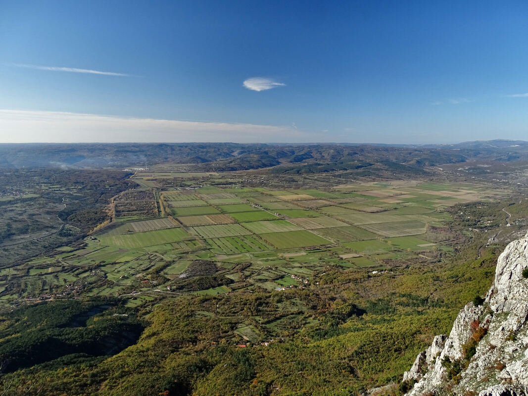 Pogled na Čepićko polje s grebena Sisola