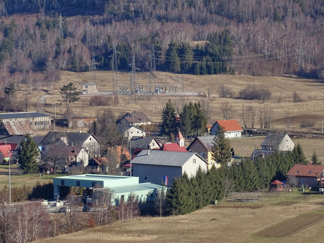 Pogled na središte naselja Vrata s crkvom Majke Božje Lurdske