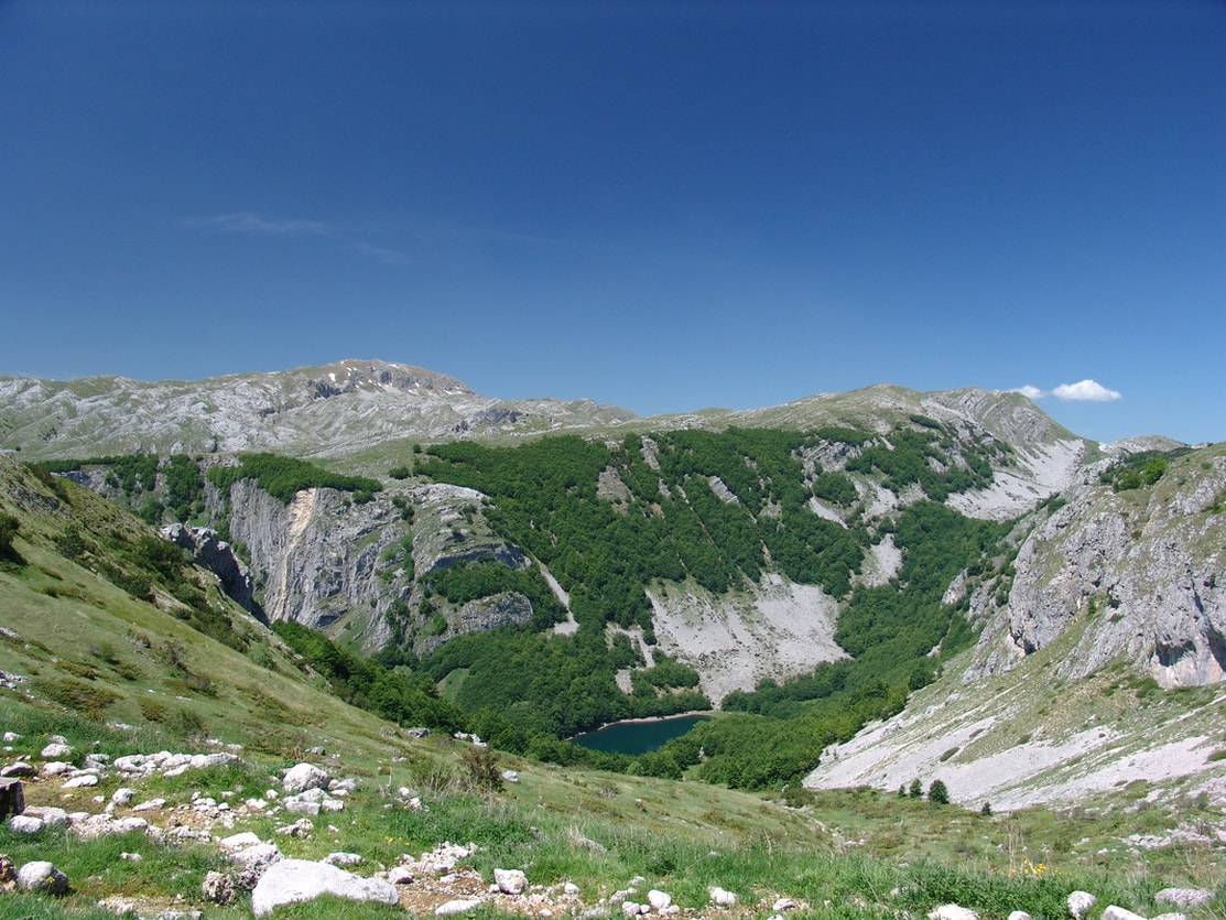 Pogled od izvora Zemunica na Veliko Stabansko jezero