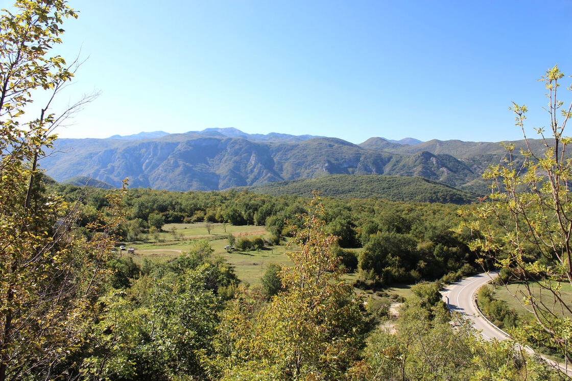 Pogled na Bijelu goru iz Klobuka u Hercegovini