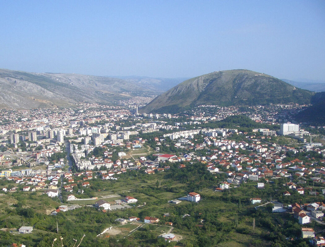 Grad Mostar i brdo Hum