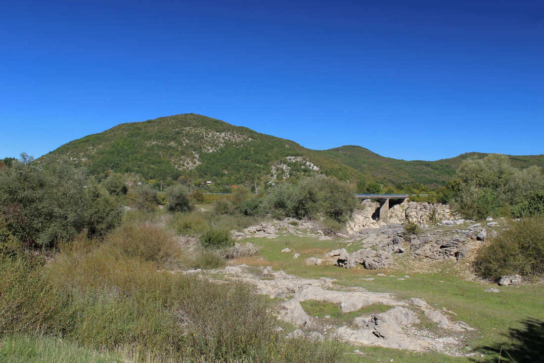 Brdo Metlača iznad sela Kaluđerovac