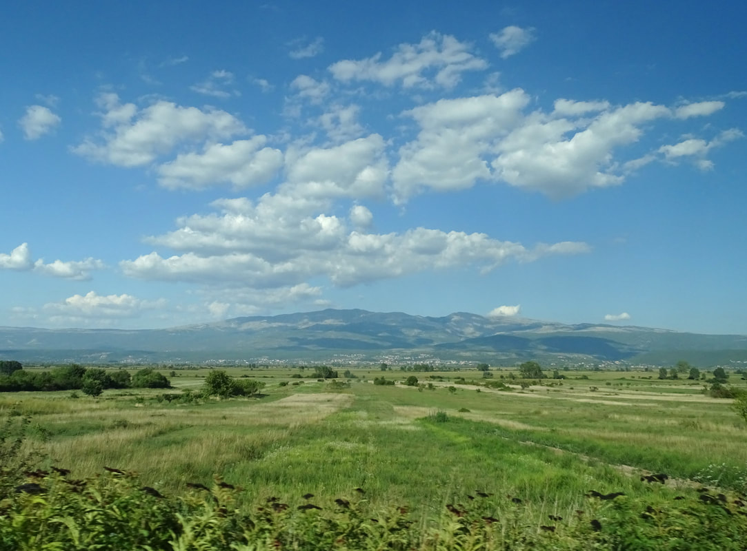 Pogled na Kamešnicu iz Sinjskog polja