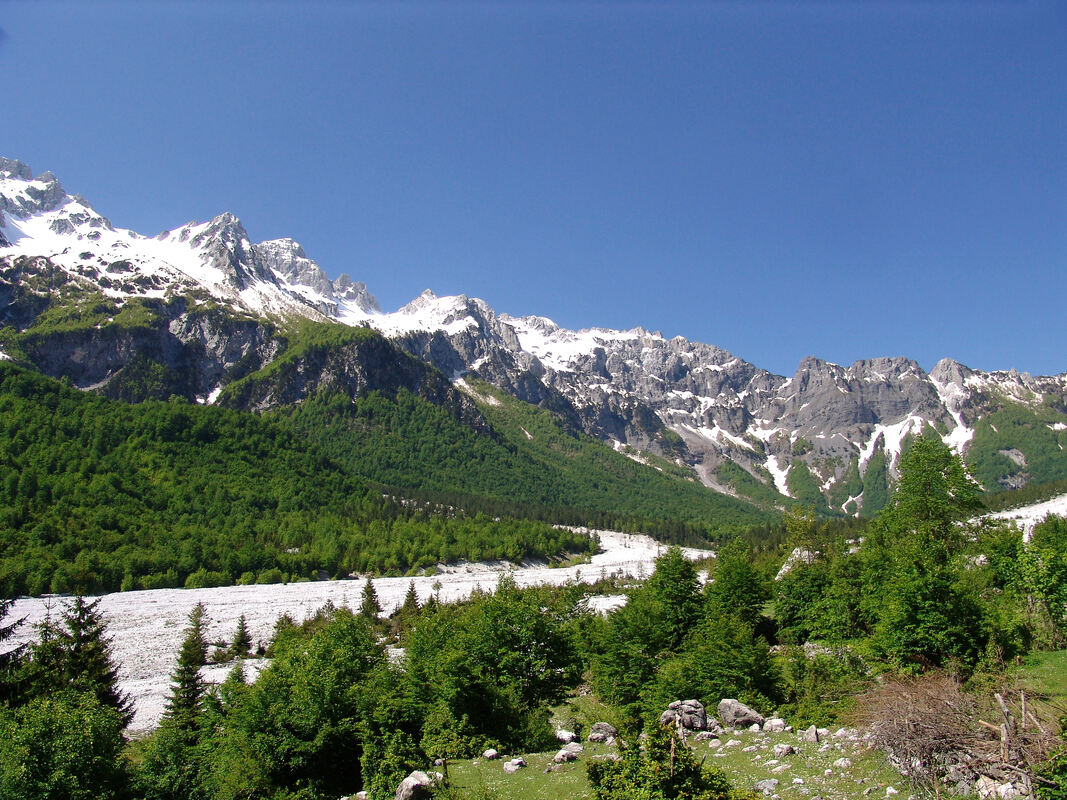 Dolina Valbone i greben Zhaporës