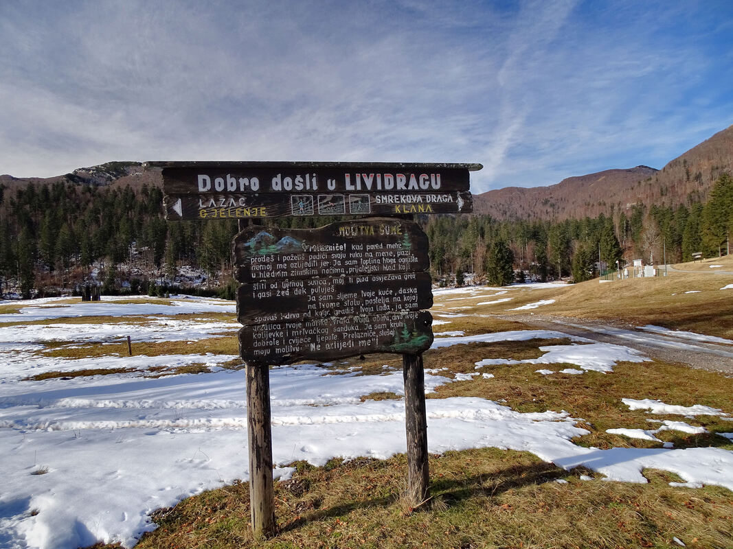 Poznata pjesma autora Khalila Gibrana “Molitva šume” nalazi se na napisana na tabli postavljenoj na ulazu u Lividragu.