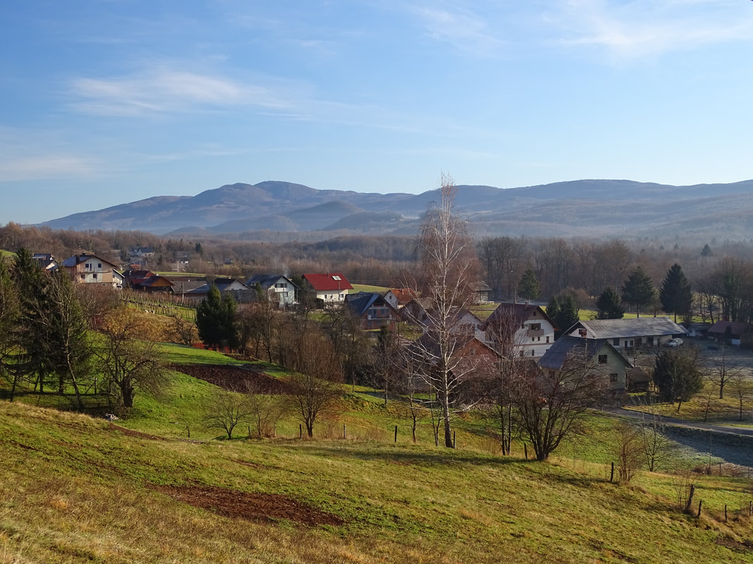 Pogled na Gorjance s padina brda Ljuben