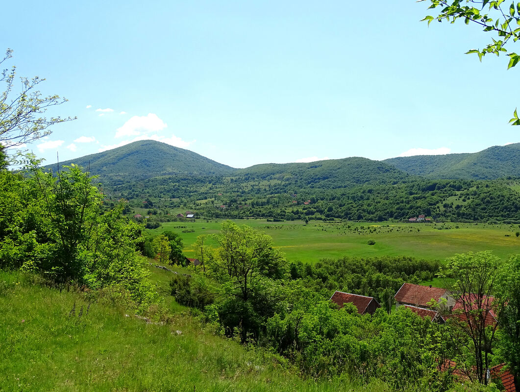 Pogled iz naselja Dabar prema Malom Liscu