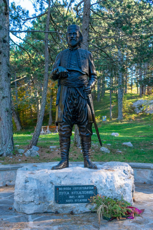Spomenik Luki Vukaloviću vođi hercegovačkog ustanka protiv Turaka