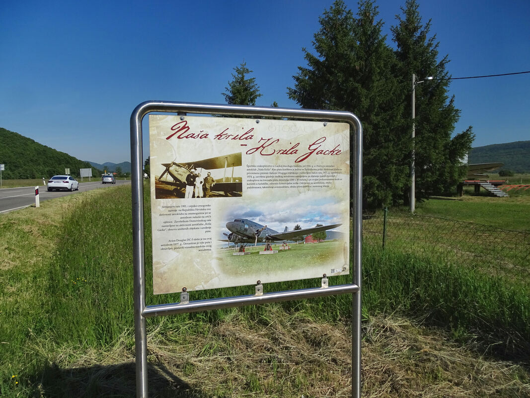 Informativna ploča uz aerodrom Špilnik