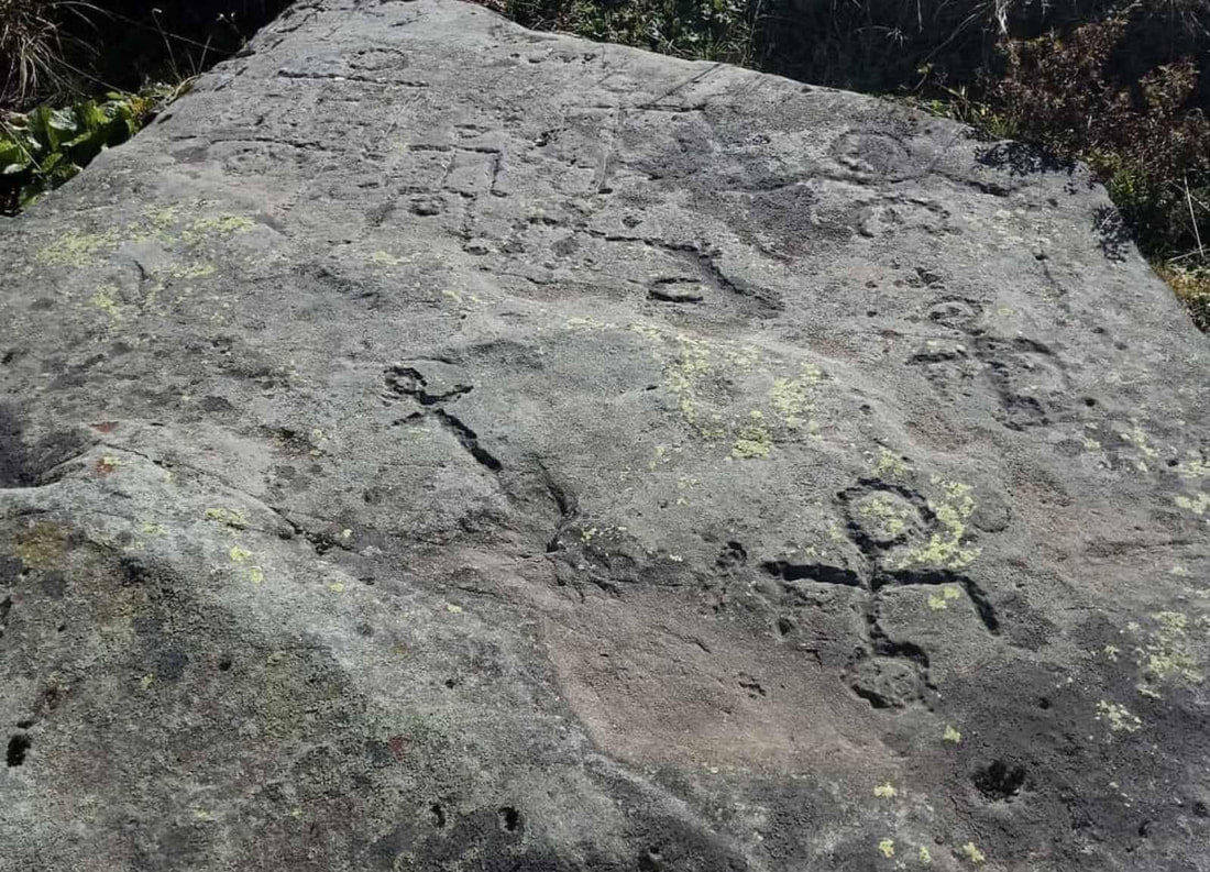 Crteži na kamenu (petroglifi) za koje se pretpostavlja da potječu iz razdoblja oko 3000 p.n.e.