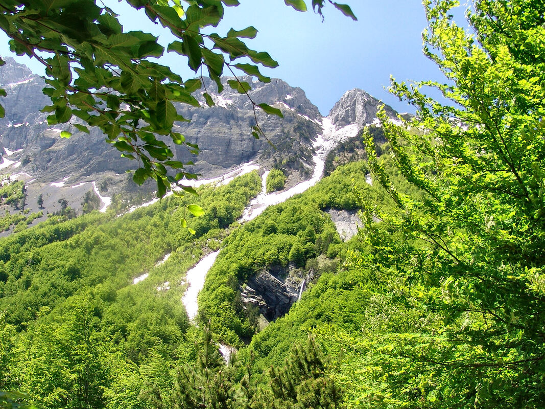 Ujëvara e Valbonës. Vodopad Valbone, iznad Rragama