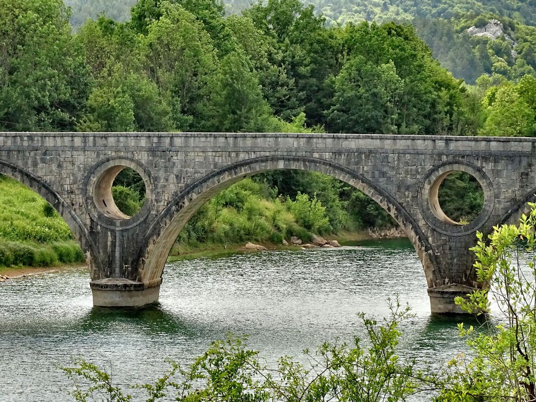 Glavni luk Kosinjskog mosta
