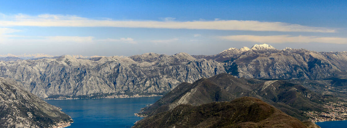 Pogled na Kotorske strane, Kotorski zaljev i Lovćen