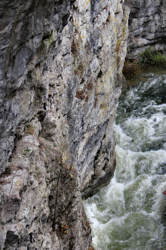 Vodena bujica podno Malog prirodnog mosta, u vrijeme visokih voda