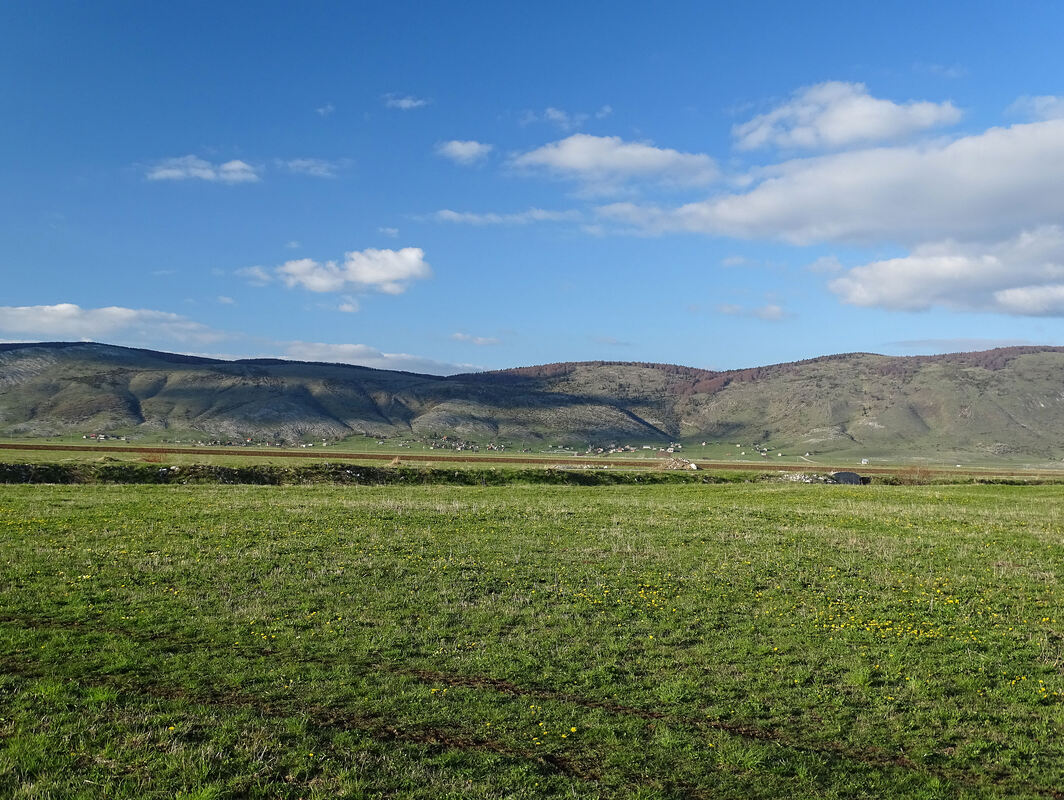 Pogled na Ravašnicu iz Ravanjskog polja