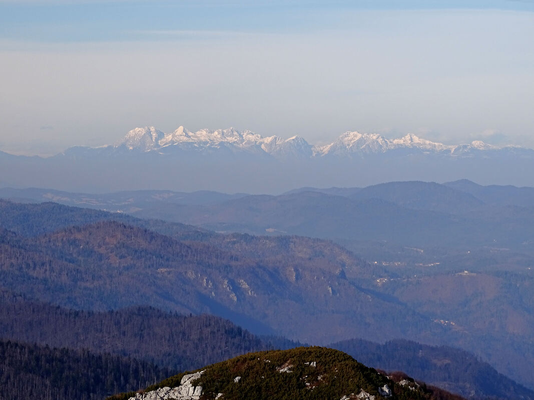 Pogled na Kamniško-Savinjske Alpe na granici Slovenije i Austrije