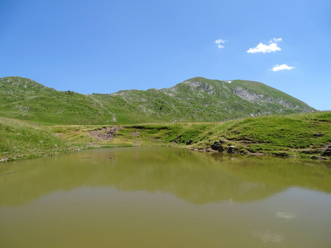 Jezero Grkovo: Donje jezero; Jablanov vrh u pozadini