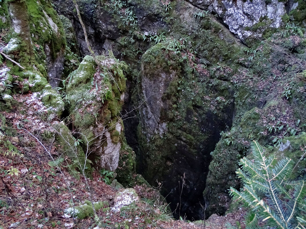 Velika Kicljeva jama