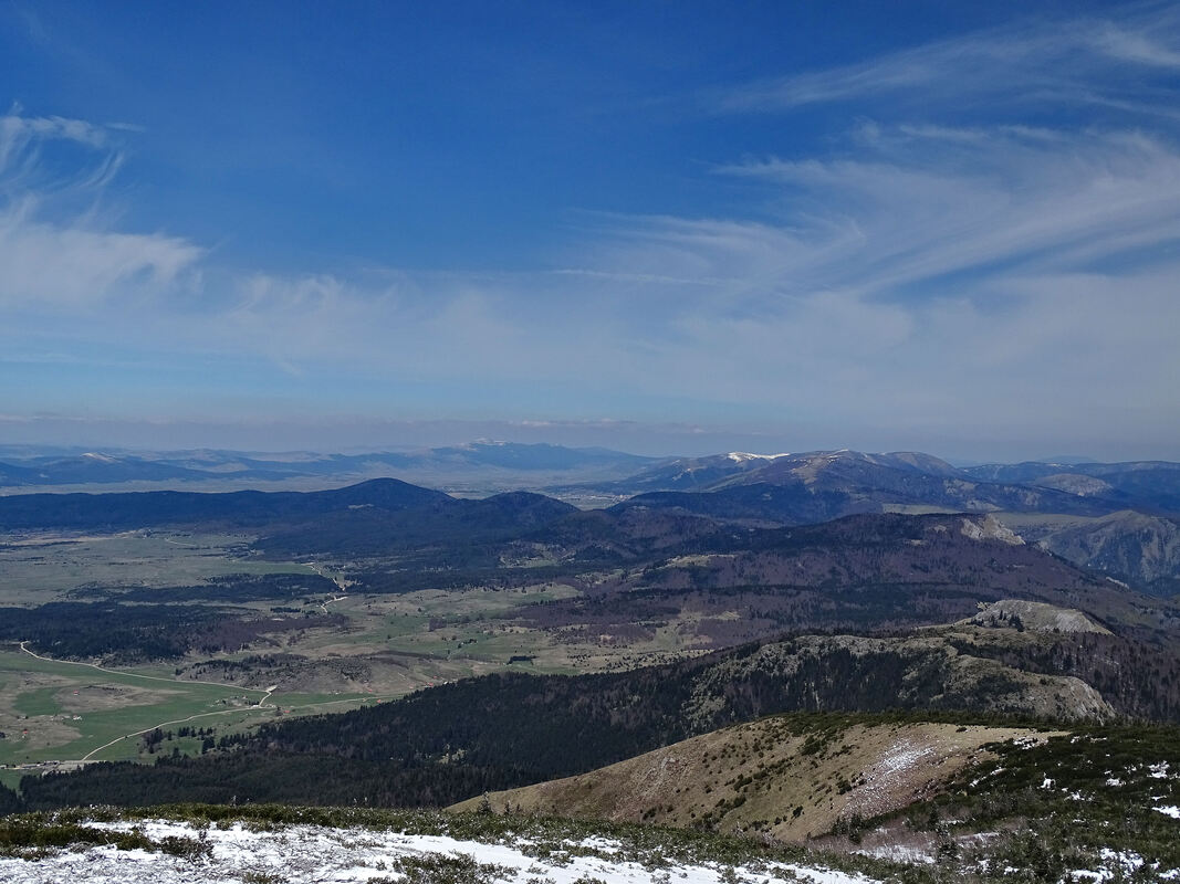 Pogled s vrha Raduše prema Vukovskom i Kupreškom polju i planinama koje ih okružuju